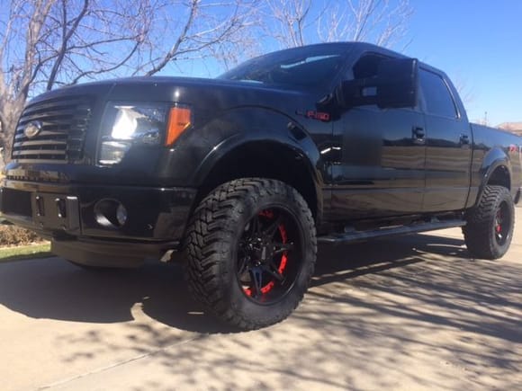 After installation of the Moto Metal MO961, 20x10, 4.56" backspace wheels and 33x12.5x20 Atturo Trail Blade MT Tires