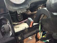 pedal up/down plug