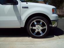 08 Ford F150 the front before the belltech drop  025