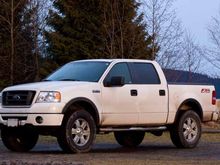 2007 F150 FX4
325/60/20
2.5" Autospring front
3" Autospring blocks rear