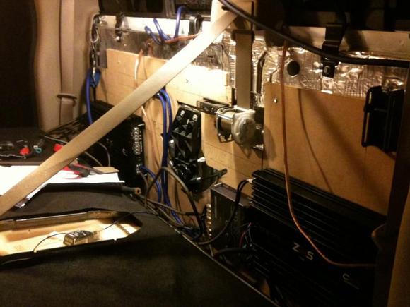 Final arrangement and layout (wires run everywhere because I got impatient and wanted to hear sound and to see if it all worked before hacking up the wires)