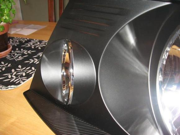 Chrome ring around signal light