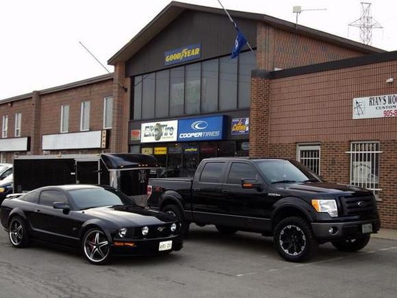 20" Dick Cepek Torque, 33x12.5r20 Dick Cepek Radial FC-II, 2inch Levelling Kit, Extang Solid Fold Toneau, Tint.....all black with more to come!
05 Mustang GT Lowered with 20inch Staggered Asanti rims and tires.