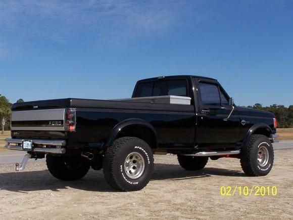 12.50 X 35 BF Goodrich All-Terrain tires on
M/T Classic II aluminum rims