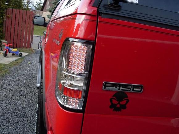 led 1