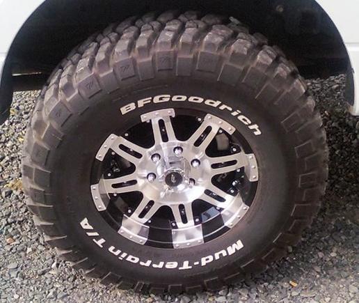 Earnhardt Jr./Mud-Terrain KM2