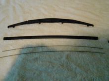 Here the rubber insert and the metal spines are removed (notice the arch of the metal spines they must be re-installed the same way).