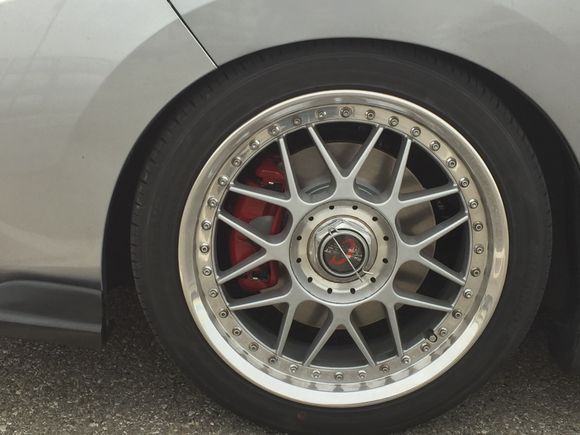 The rotor covers the wheel gap