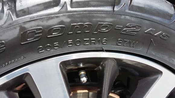 205/50 R16 fits FIT EX wheels.