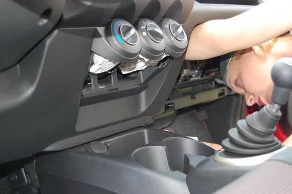 me installing aftermarket head unit in the fit