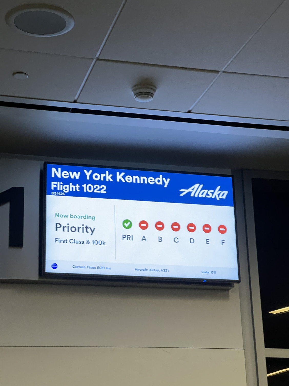 Seahawks fans get early boarding on Alaska Airlines