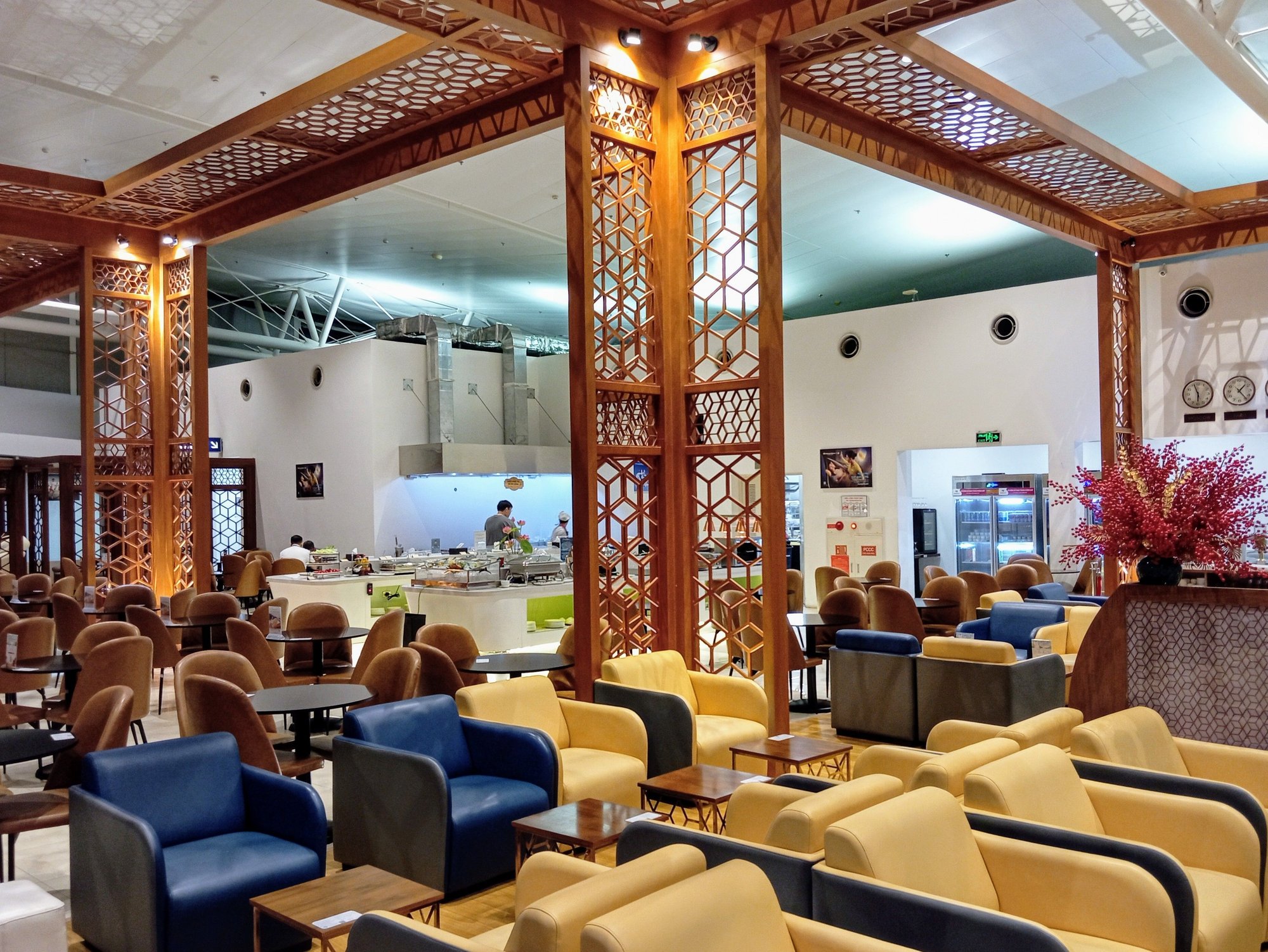 The Vietnam Airlines lounge was a pleasant place to while away a long layover, mainly because nobody else was there!
