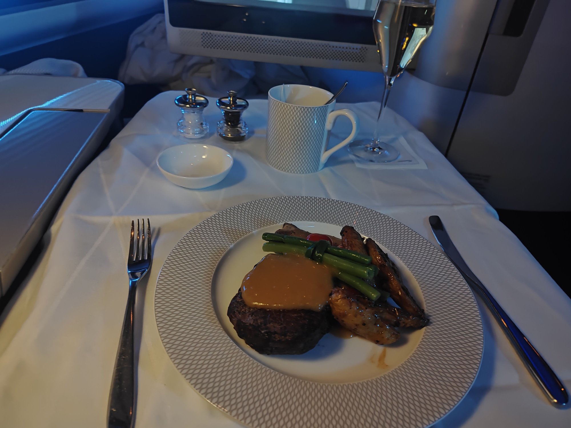 For breakfast Indi� ask the crew if they could keep the beef steak for me,  no words after this request but they did Wake me 45 mins before arrival of I would still like to have it.  Was very good.  A bit overdone but was still ok