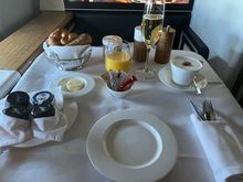Breakfast table 