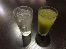 Water and green tea - both iced , lots of ice