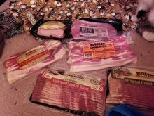 Santa came early. And made my hungry.

Thank you secret santa whos satisfying my love of BACON! So many yummy choices to satisfy my bacon infused belly.

Winnie and Tigger also thank Santa for their gifts but are mad they have to wait till christmas eve for theor gifts. They are aldo going crazy over the bacon!