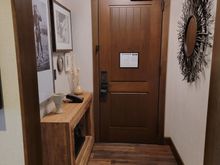 Texana Suite entry