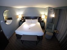 Executive Suite - Separate Bed Room / Crowne Plaza Chicago O'Hare