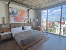 Standard room reward king, 11th floor. 