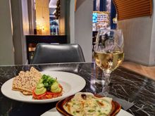 Onion soup and tuna tartar 