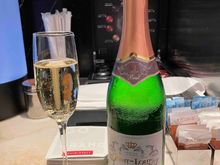 4 USD sparkling wine