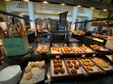 Breakfast viennoiserie 