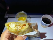 KLM’s egg sandwich in Y