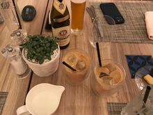 yosithezet ‘ s beer & my iced lemon lattes