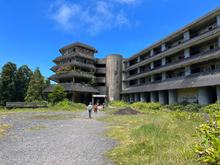 Forgot THis From the LAst Report.  This is the derilict hotel at the Lago Azul view point