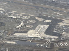 Flew over the new Terminal A yesterday (Prez Day) at 10 am. Looks like almost all the UA gates are occupied. Just wish the NYNJPA and UA could figure out a workable solution to the short term parking reservations mess. 