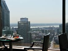 Clublounge with a view.