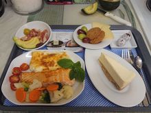 


Starter: Avocado with prosciutto, olives 
Main: Pan-fried fillet of salmon, Tesco Finest Potato Dauphinoise, Bird's Eye mixed steamed vegetables, roast cherry tomatoes 
Dessert: Tesco Finest Madagacan Vanilla Cheesecake 
Cheese, bisuits, grapes
