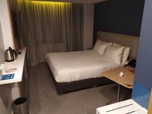 Standard Holiday Inn Express room