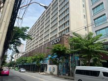 And a final pic of the exterior on Surawong proudly displaying the voco branding. 