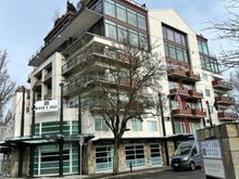 Small boutique hotel. Parking just across the street for $29