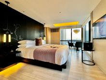 Premier Suite (West Wing)