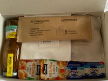 Contents: 2 bread rolls, jam, butter, apple juice and a wafer. Coffee was also provided and was decent.