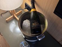 Cava brought by room service in the evening ;)