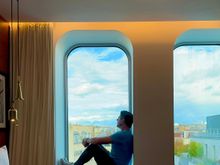 Window seat 