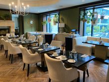 Restaurant seating