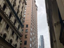 Seen from behind the hotel: actually diagonal from the hotel's 2nd entrance at the back at Nordheimer conference center : you can see the hotel'sfirst 10 floors are dedicated to offices and the following 16 are all rooms & suites 