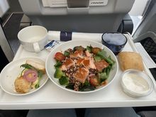 Pre-ordered salad, I can recommend.
No aperitifs and pretzels as ”we have no time as only two of as working”