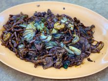 Fried Hokkien mee hoon mee 