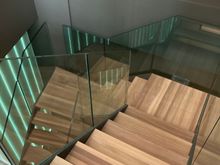 Staircase connecting level 18 (upper) to level 17 (lower) 