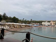 The seafront tables allow you to enjoy beach / sea life without getting wet