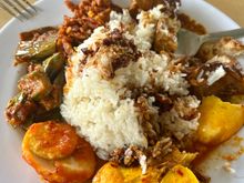 Typical rice with various toppings.