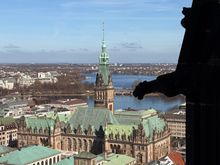 Looking out to the Rathaus.
