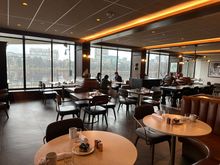 This is the breakfast place at 9am on a « sold out » day.