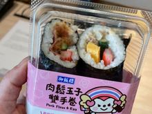 A quick snack from 7-Eleven before heading out