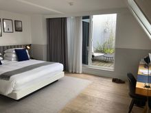 Look from sleeping area onto the open terrace doir